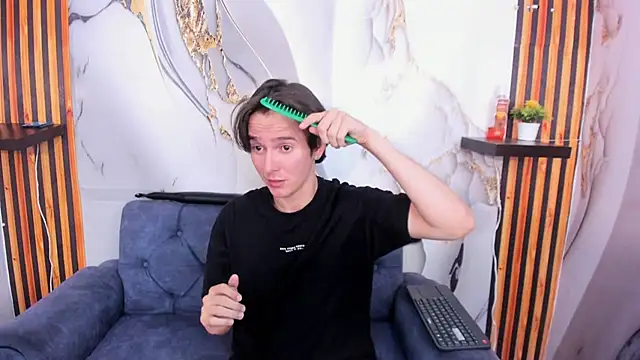 Snapshot of Aaron_LatinMen2 chatting on 11-26-25, 03:39 Aaron LatinMen2 online show from 11-26-25, 03:39