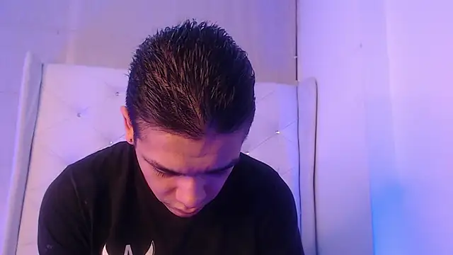 Noah and kim69 online show from 01-15-26, 04:05