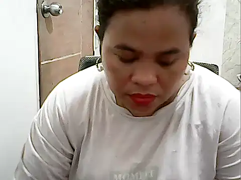 Snapshot of cutechubby chatting on 05-05-26, 10:13 cutechubby online show from 05-05-26, 10:13