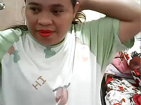 Snapshot of cutechubby chatting on 05-11-26, 08:38 cutechubby online show from 05-11-26, 08:38