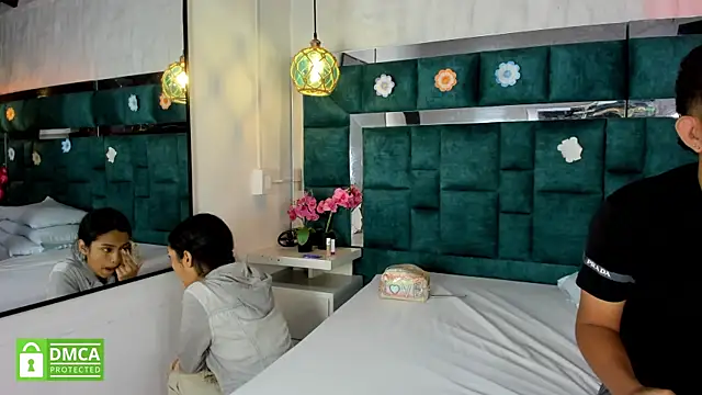 Snapshot of _bonnyandclyde chatting on 01-09-26, 12:01 bonnyandclyde online show from 01-09-26, 12:01