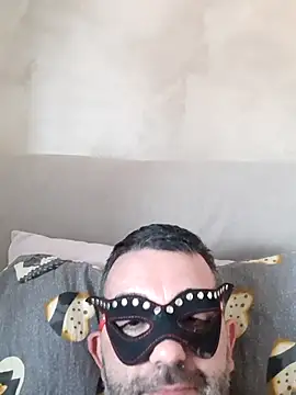 Snapshot of Vampiro83zz chatting on 06-23-26, 12:36 Vampiro83zz online show from 06-23-26, 12:36