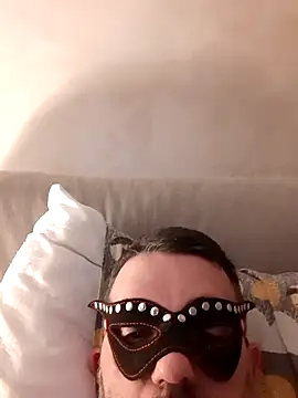 Snapshot of Vampiro83zz chatting on 06-25-26, 09:31 Vampiro83zz online show from 06-25-26, 09:31
