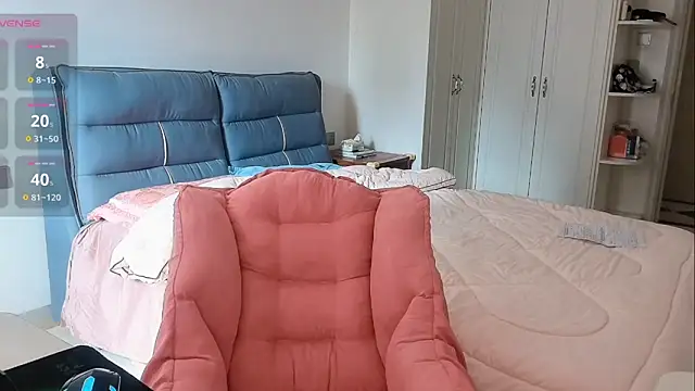 Huiwen163 online show from 12-16-25, 04:28