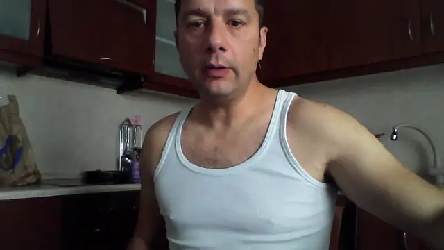 Snapshot of Billakos chatting on 06-04-26, 07:35 Billakos online show from 06-04-26, 07:35