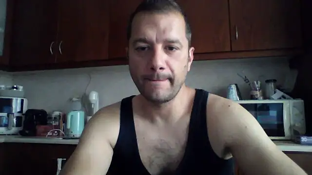 Snapshot of Billakos chatting on 06-03-26, 07:31 Billakos online show from 06-03-26, 07:31