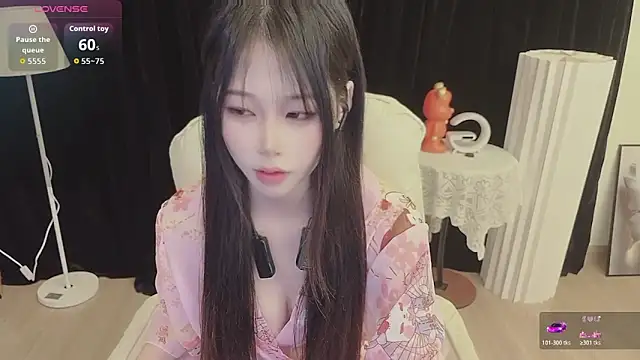 Snapshot of -Annababy chatting on 05-25-26, 05:33 -Annababy online show from 05-25-26, 05:33
