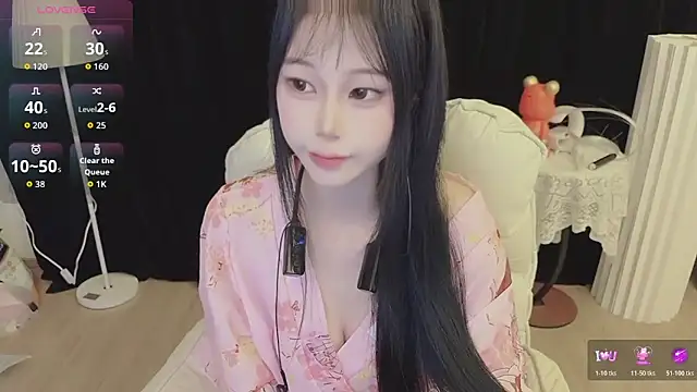 Snapshot of -Annababy chatting on 06-26-26, 02:01 -Annababy online show from 06-26-26, 02:01