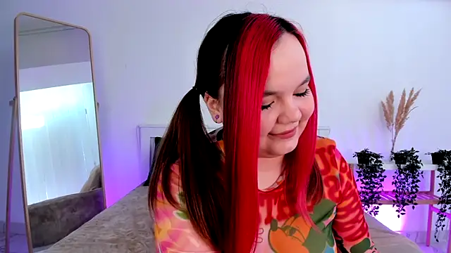 Snapshot of Rose_Luvv chatting on 05-10-26, 06:39 Rose Luvv online show from 05-10-26, 06:39