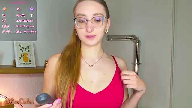 AliceCutes online show from 02-28-26, 01:11