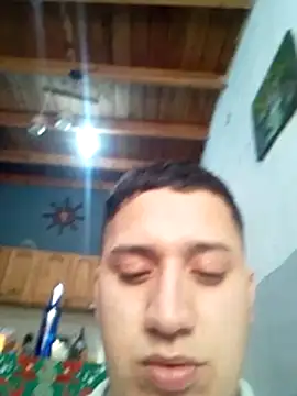 Alvarezz0202 online show from 05-26-26, 07:45