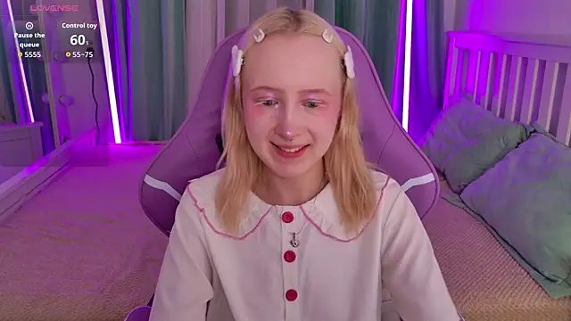 Snapshot of _Babyface_ chatting on 07-25-26, 12:22 Babyface online show from 07-25-26, 12:22