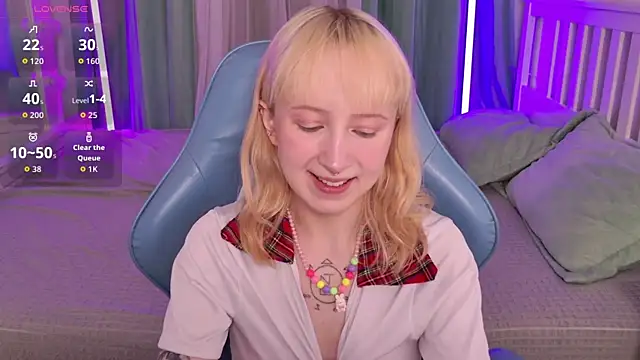 Snapshot of _Babyface_ chatting on 06-17-26, 01:10 Babyface online show from 06-17-26, 01:10