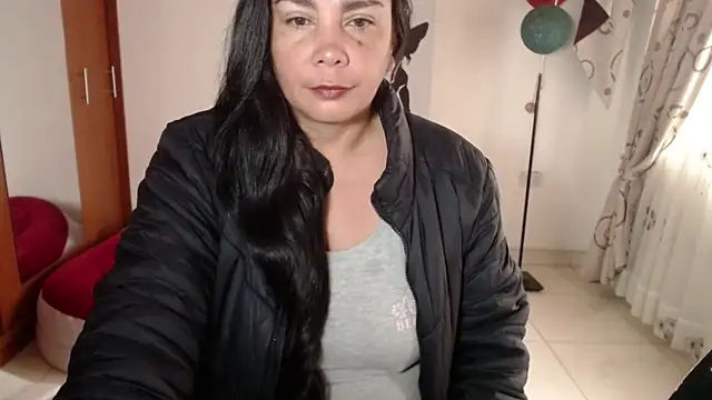 Snapshot of vivian-milf chatting on 01-06-26, 12:20 vivian-milf online show from 01-06-26, 12:20