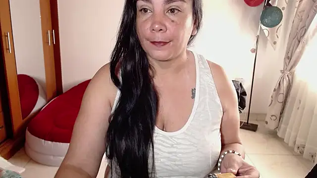 Snapshot of vivian-milf chatting on 11-27-25, 01:11 vivian-milf online show from 11-27-25, 01:11