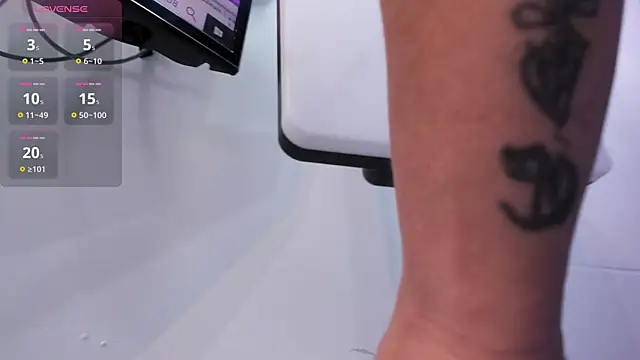 Snapshot of melany_love0 chatting on 12-20-25, 07:17 melany love0 online show from 12-20-25, 07:17