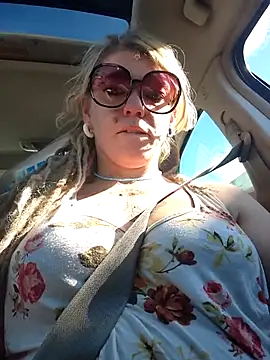 Horny hippie online show from 02-14-26, 07:47