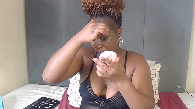 Chocolatebae86 online show from 02-13-26, 08:03