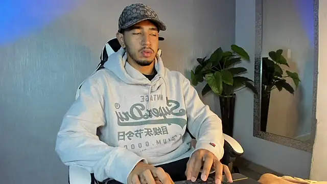 Snapshot of Brand_Collins chatting on 02-07-26, 11:29 Brand Collins online show from 02-07-26, 11:29