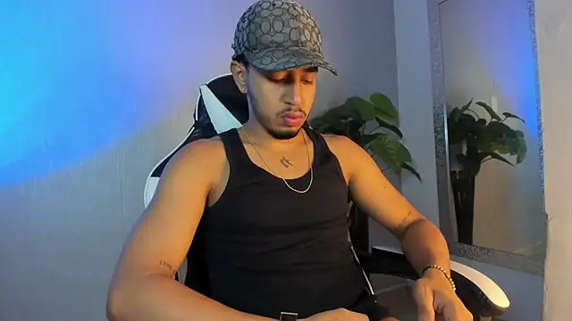 Snapshot of Brand_Collins chatting on 02-11-26, 11:43 Brand Collins online show from 02-11-26, 11:43