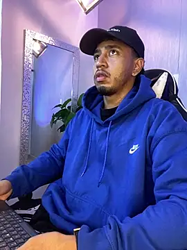 Snapshot of Brand_Collins chatting on 03-01-26, 11:32 Brand Collins online show from 03-01-26, 11:32