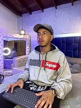 Snapshot of Brand_Collins chatting on 02-25-26, 11:54 Brand Collins online show from 02-25-26, 11:54