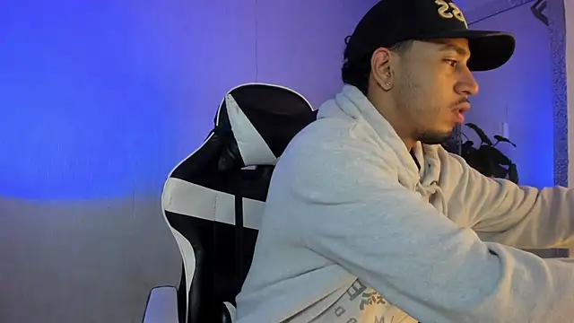 Snapshot of Brand_Collins chatting on 02-21-26, 11:34 Brand Collins online show from 02-21-26, 11:34