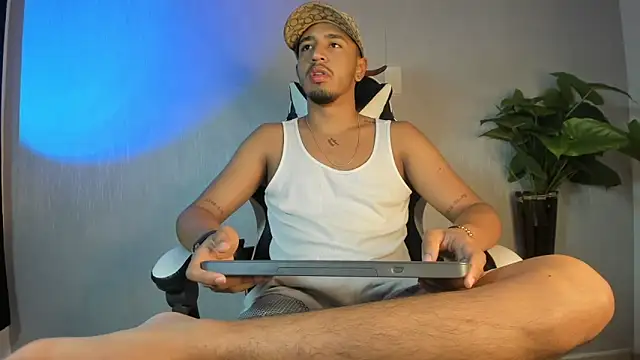 Snapshot of Brand_Collins chatting on 02-01-26, 11:19 Brand Collins online show from 02-01-26, 11:19