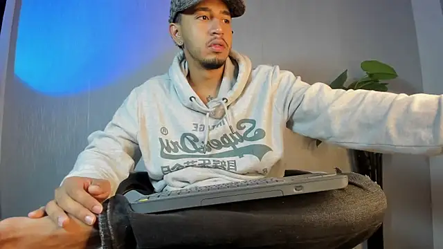 Snapshot of Brand_Collins chatting on 02-03-26, 11:37 Brand Collins online show from 02-03-26, 11:37