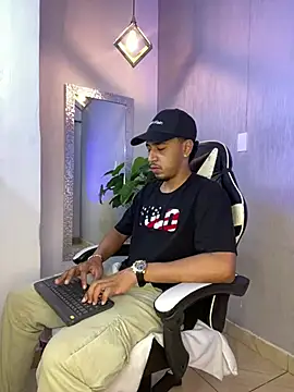 Snapshot of Brand_Collins chatting on 02-22-26, 01:02 Brand Collins online show from 02-22-26, 01:02