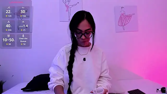 Klohewilliams  online show from 12-20-25, 12:41