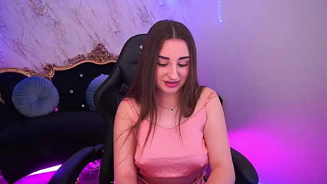 Snapshot of NaomiBaae chatting on 12-17-25, 11:21 NaomiBaae online show from 12-17-25, 11:21