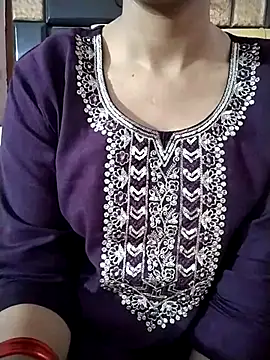 RASHMI SHARMA9 online show from 04-04-26, 07:48