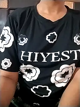 RASHMI SHARMA9 online show from 04-18-26, 05:37