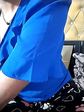 Snapshot of RASHMI_SHARMA9 chatting on 02-10-26, 06:18 RASHMI SHARMA9 online show from 02-10-26, 06:18