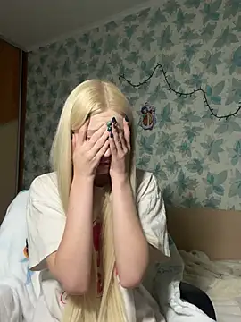 Barbie Blondie online show from 03-10-26, 06:01