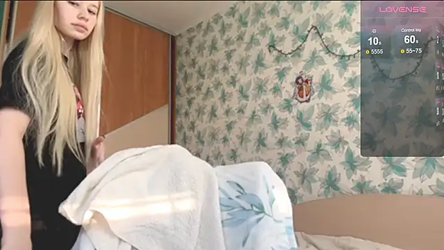 Barbie Blondie online show from 03-19-26, 01:44