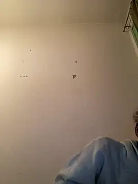    Hannah    online show from 12-19-25, 07:55