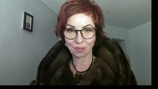 Kelly Flurr online show from 12-16-25, 06:17