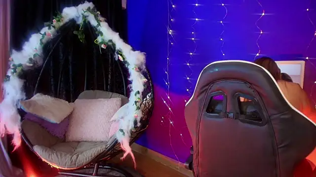 Anto Thompson online show from 12-20-25, 03:53