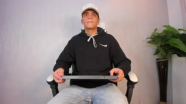 Isaac Collins  online show from 01-10-26, 11:49