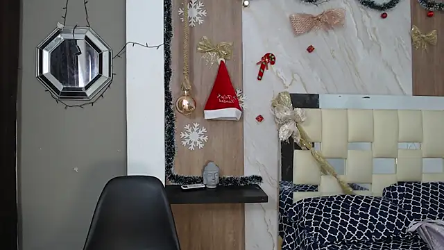 Snapshot of kim_curlyy chatting on 01-09-26, 02:35 kim curlyy online show from 01-09-26, 02:35