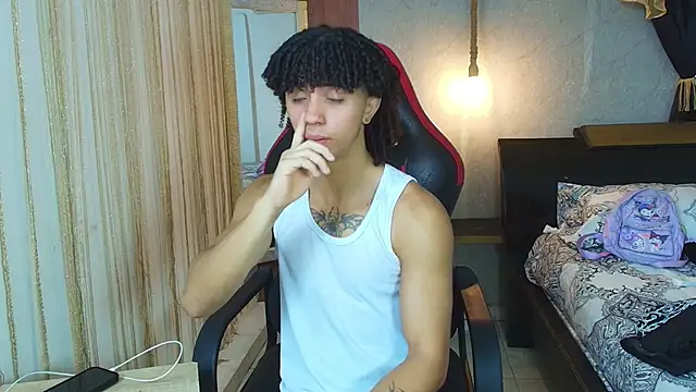 Snapshot of kim_curlyy chatting on 05-18-26, 02:55 kim curlyy online show from 05-18-26, 02:55