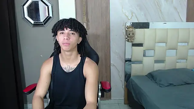 Snapshot of kim_curlyy chatting on 05-12-26, 01:28 kim curlyy online show from 05-12-26, 01:28