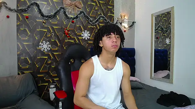 Snapshot of kim_curlyy chatting on 01-15-26, 01:58 kim curlyy online show from 01-15-26, 01:58