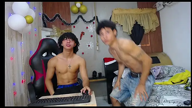 Snapshot of kim_curlyy chatting on 12-17-25, 02:55 kim curlyy online show from 12-17-25, 02:55