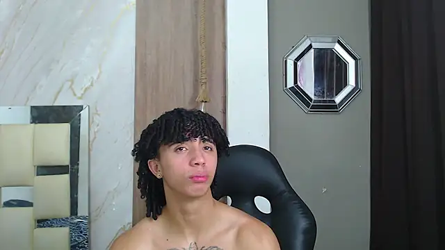 Snapshot of kim_curlyy chatting on 05-24-26, 05:13 kim curlyy online show from 05-24-26, 05:13