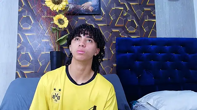 Snapshot of kim_curlyy chatting on 07-04-26, 03:16 kim curlyy online show from 07-04-26, 03:16