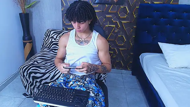 Snapshot of kim_curlyy chatting on 06-04-26, 05:17 kim curlyy online show from 06-04-26, 05:17