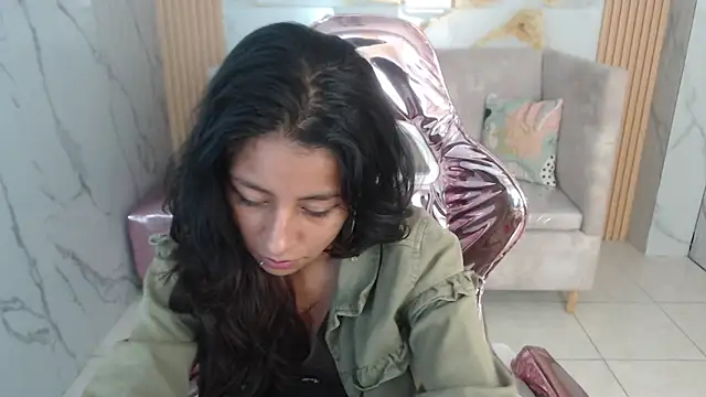 serabella s online show from 12-16-25, 01:04